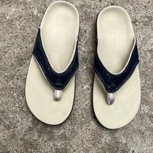 Sperry Navy Leather Thong Sandals with Cream Footbed